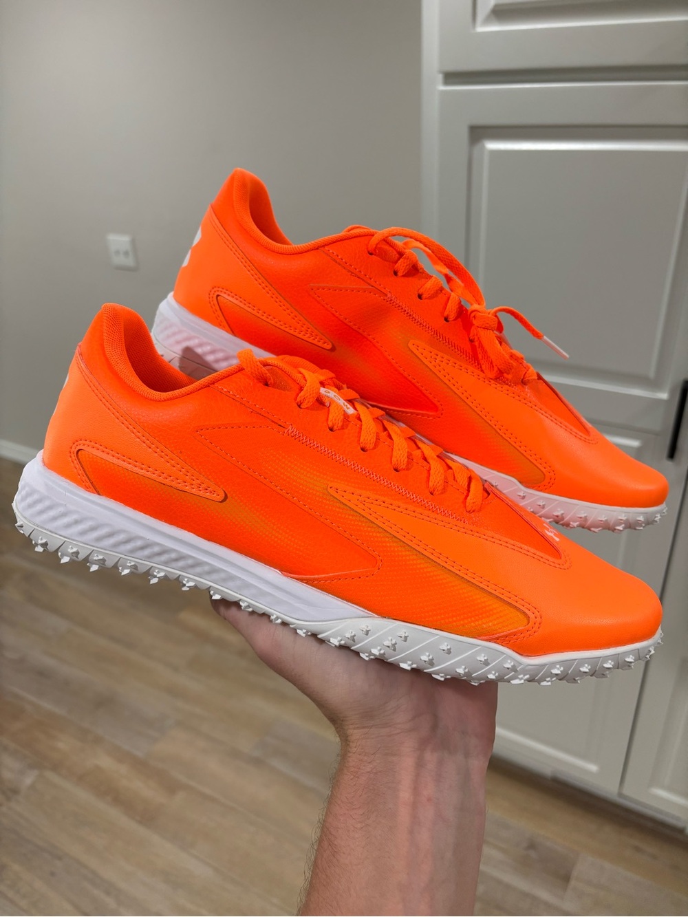 Under Armour Shadow Men’s Size 11.5 Neon Orange Turf Shoes Trainers 3028293-825